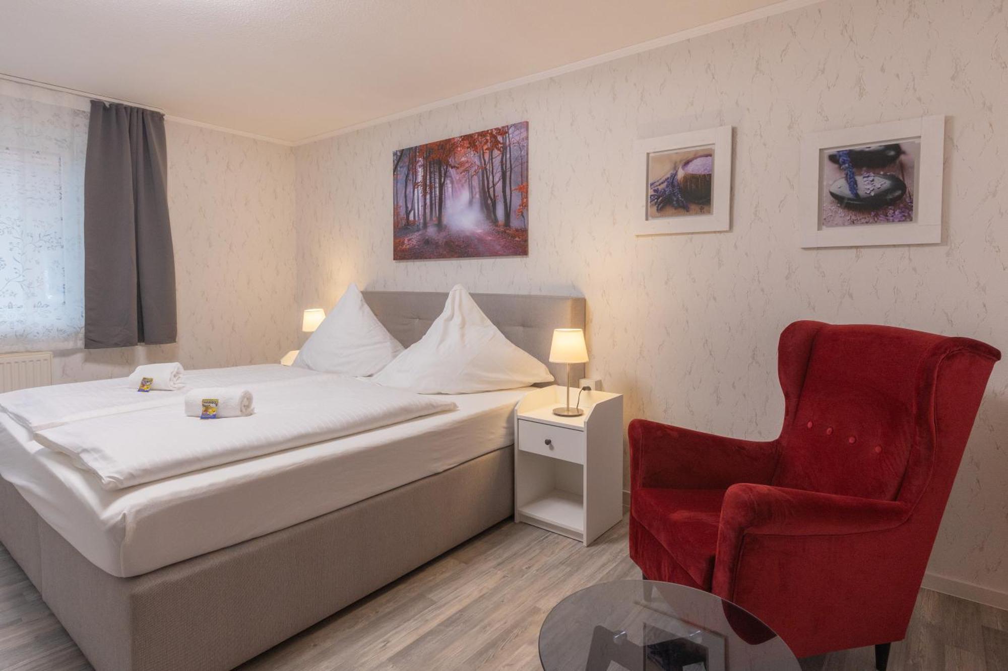 Hotel-Gasthaus "Krone" Boetzingen Luaran gambar