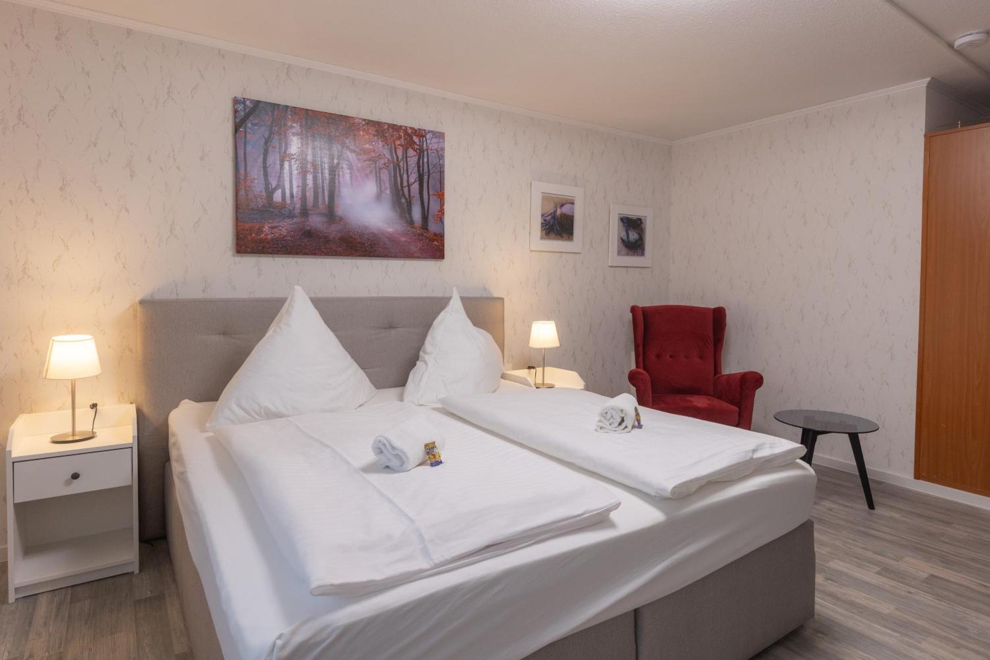 Hotel-Gasthaus "Krone" Boetzingen Luaran gambar